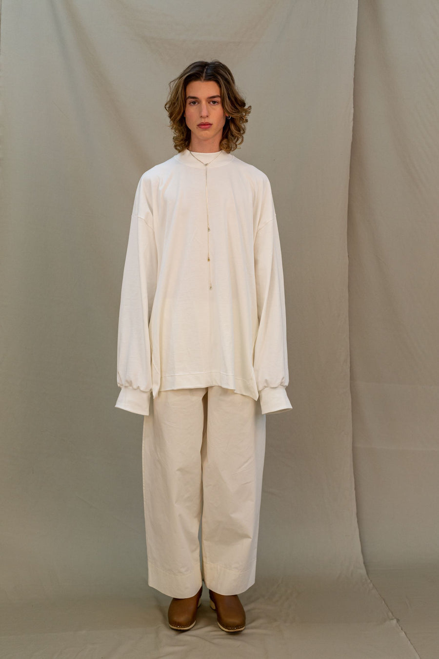 TEENA \ Open slit side over-size Tshirt