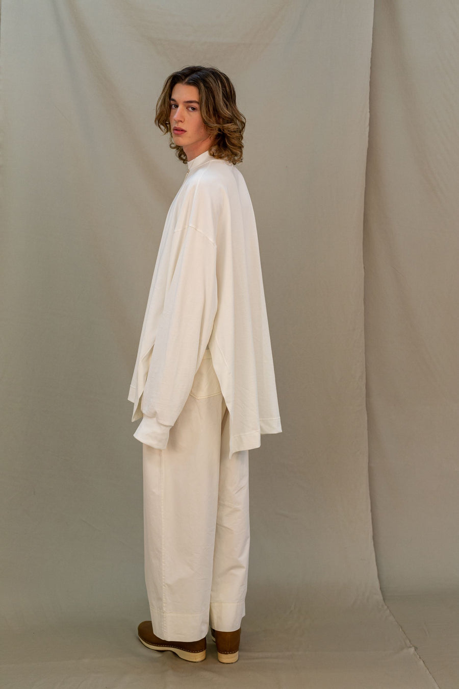 TEENA \ Open slit side over-size Tshirt
